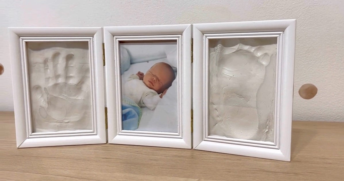 Aokyom Kit Marcos de Fotos para Huellas Bebe Pie y Manos Incluye 3 pack  Arcilla, para Bebé Recién Nacido Bautismo Baby Shower Regalo : :  Hogar y cocina